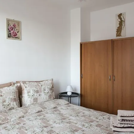 아파트 Ulitsa Kumanovo 1 - Petkovi